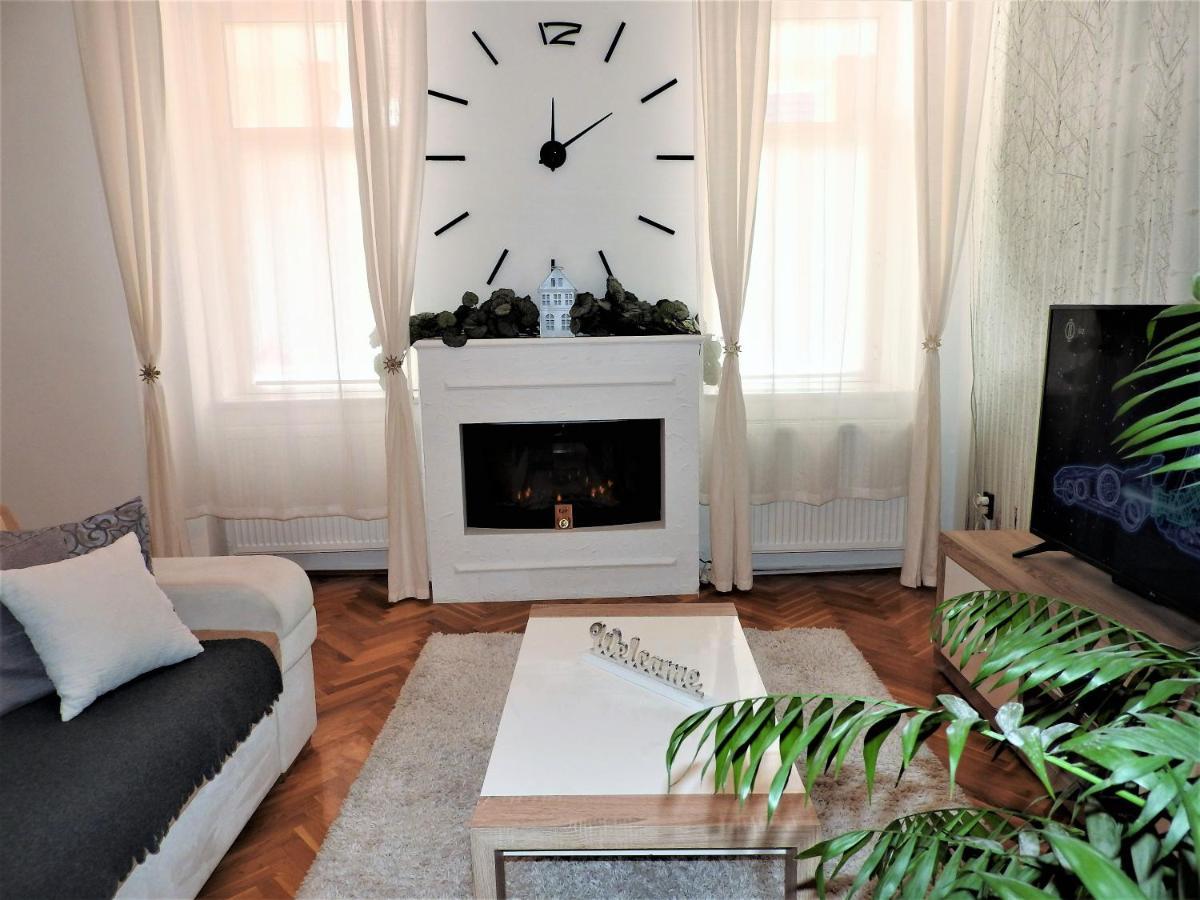Lena Apartman - Eger Exterior photo